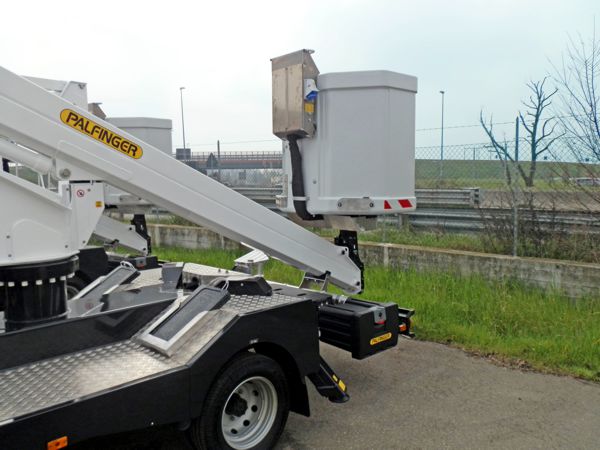 Nacelle �l�vatrice de personnes